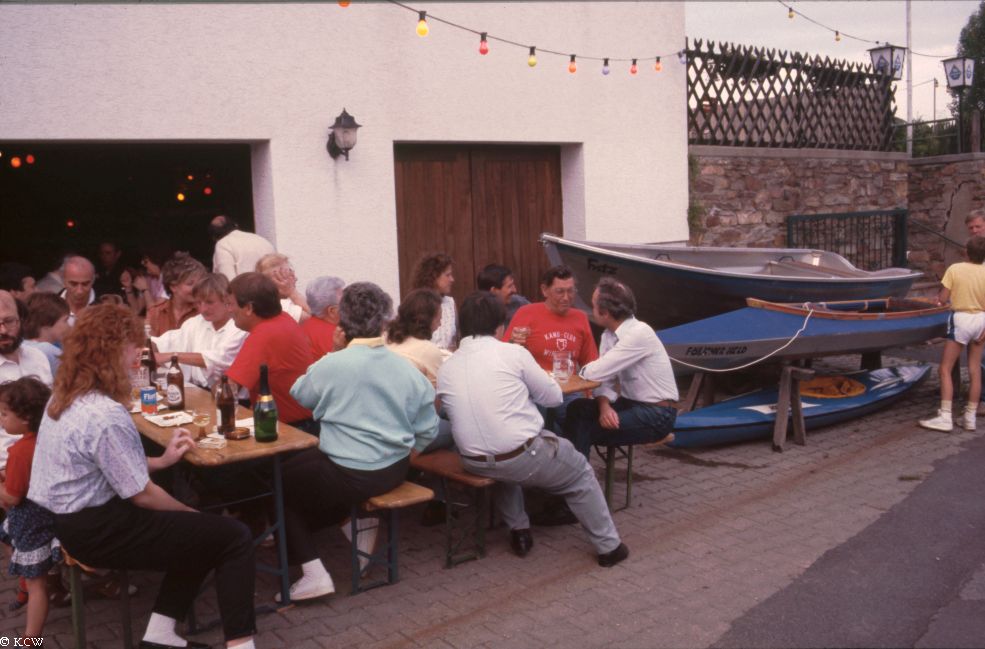 Sonnenwendfeier vor dem Bootshaus