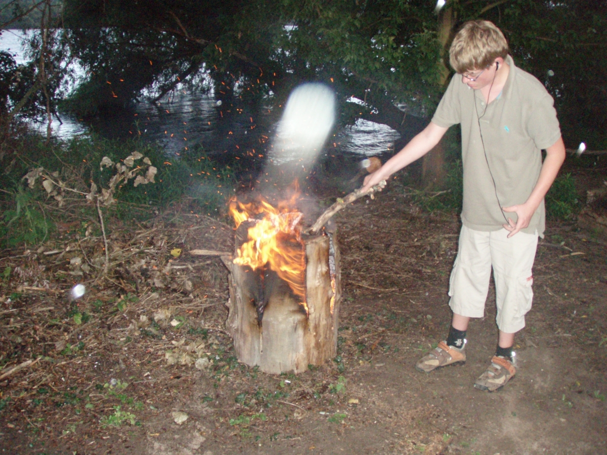 Feuer im Stamm